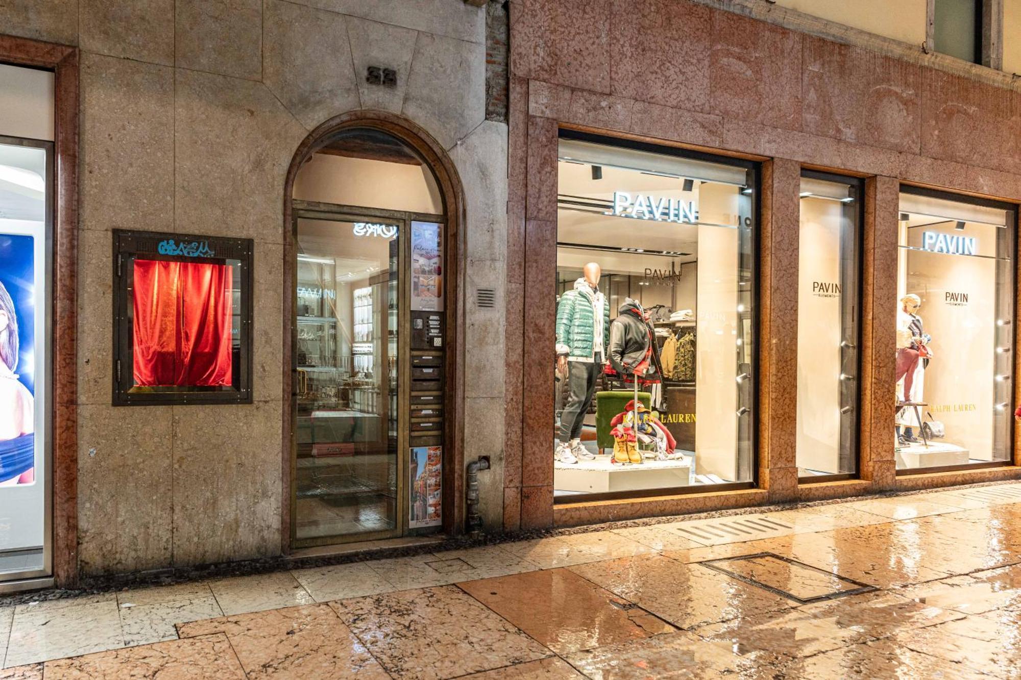 Historic Center View-2 Minutes From Arena & Juliet's House- Mazzini Palace