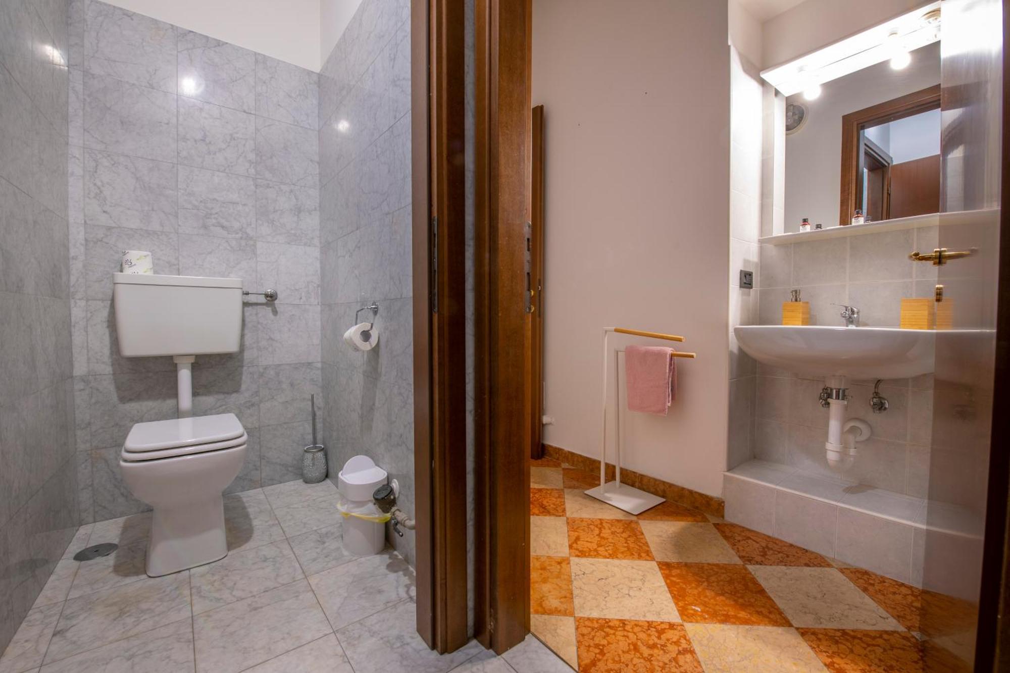 Apartment Historic Center View-2 Minutes From Arena & Juliet's House- Mazzini Palace Verona