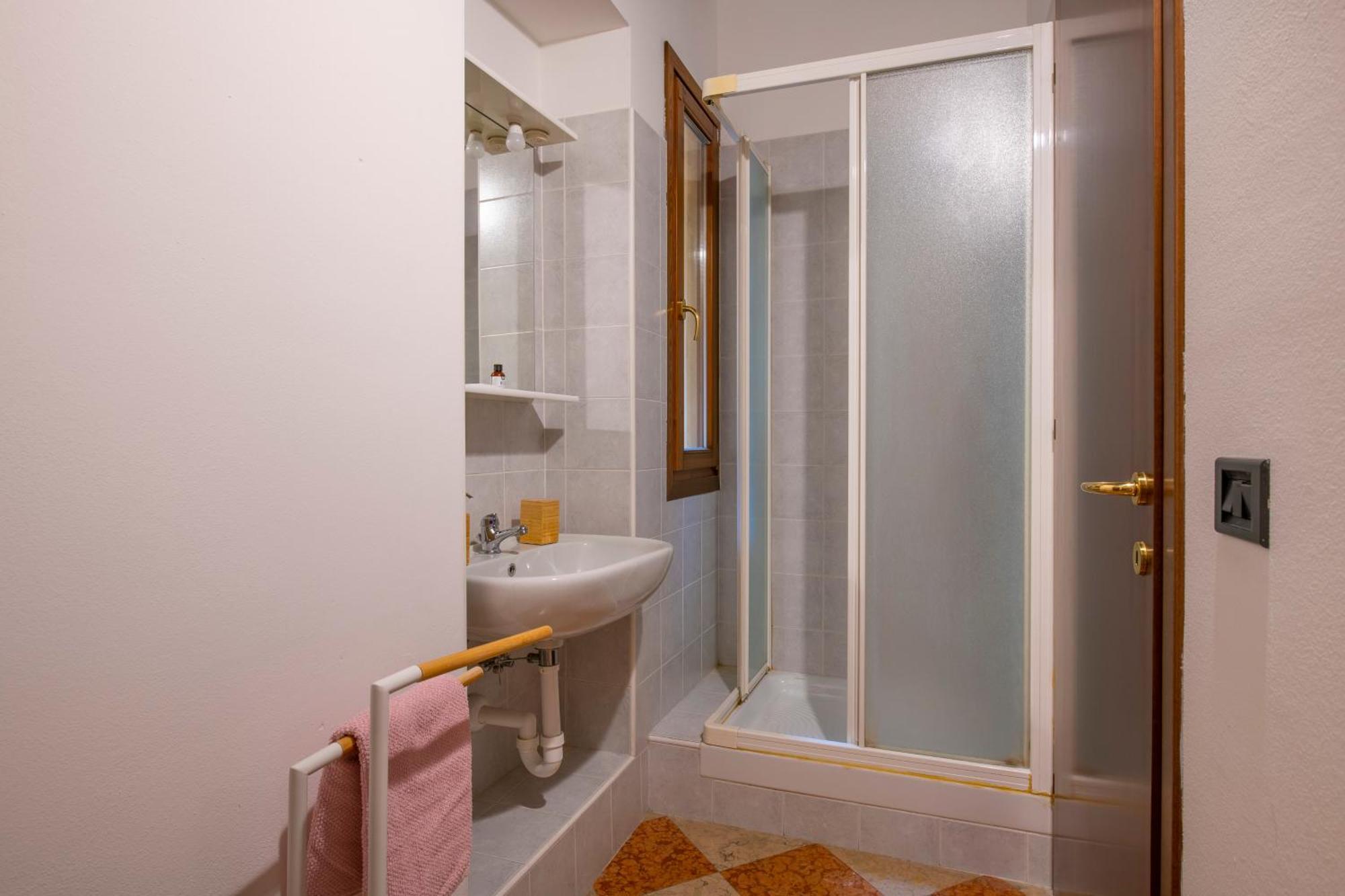 Apartment Historic Center View-2 Minutes From Arena & Juliet's House- Mazzini Palace Verona